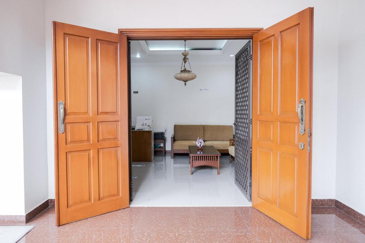Wisma Delapan Mitra Reddoorz Cakarta Dış mekan fotoğraf